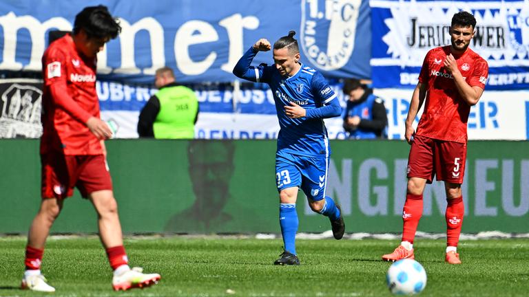 Magdeburgs Baris Atik jubelt über sein Tor zum 1:0 gegen Kaiserslautern am 06.04.2025.