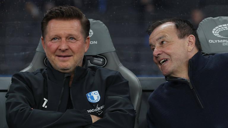 Magdeburgs Trainer Christian Titz (l.) und Geschäftsführer Otmar Schork