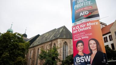 Sachsen-Anhalt, Magdeburg: Wahlplakate der Alternative für Deutschland (AfD) (oben) und des Bündnisses Sahra Wagenknecht (BSW)