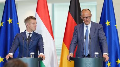 Bundeskanzler Friedrich Merz und Ungarns Ministerpräsident Peter Magyar geben im Bundeskanzleramt eine Pressekonferenz. 