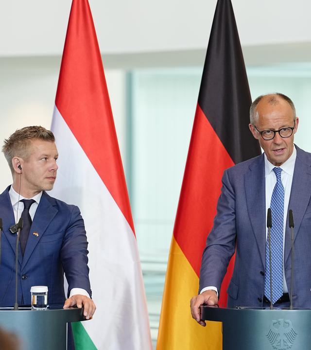 Bundeskanzler Friedrich Merz und Ungarns Ministerpräsident Peter Magyar geben im Bundeskanzleramt eine Pressekonferenz. 
