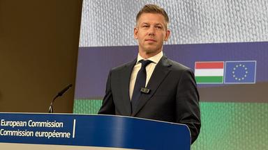 9.05.2026, Belgien, Brüssel: Péter Magyar, Ministerpräsident von Ungarn, nimmt an einem Presse-Statement nach einem Treffen mit Ursula von der Leyen, EU-Kommissionspräsidentin, in Brüssel teil.