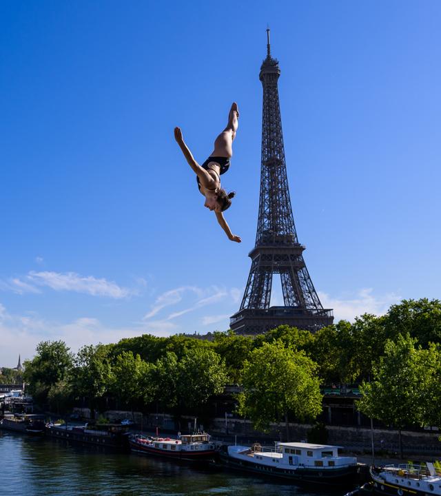 Maike Elena Halbisch beim High Diving der Frauen vom 20-Meter-Turm in Paris.