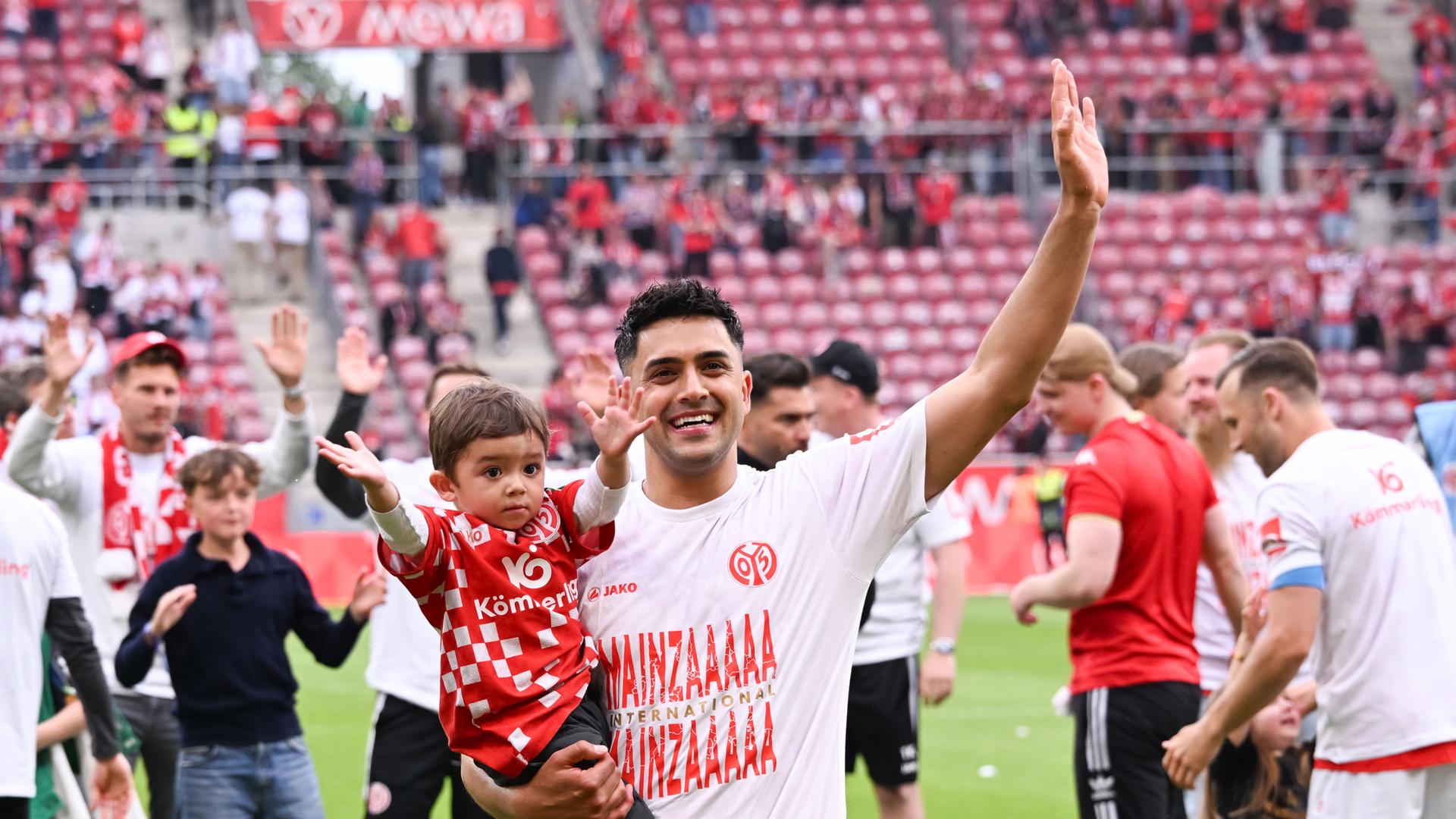  Nadiem Amiri nach dem 1. Bundesliga Spiel gegen Bayer Leverkusen am 17.05.2025.