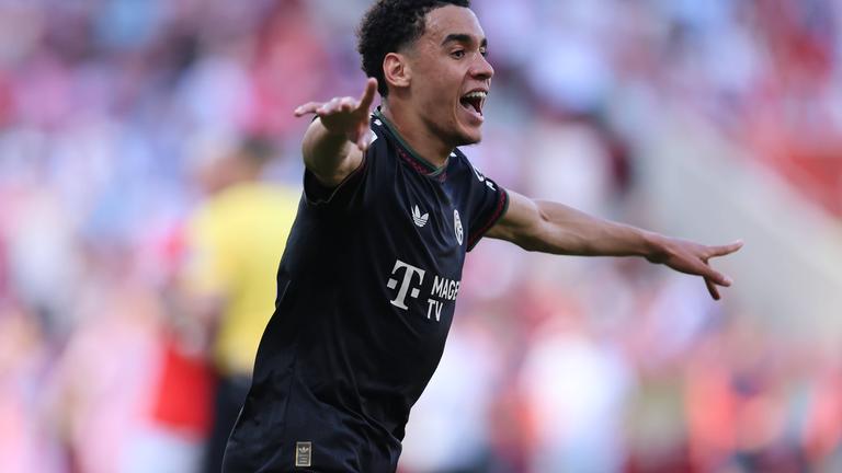 Jamal Musiala (FC Bayern München) jubelt. 