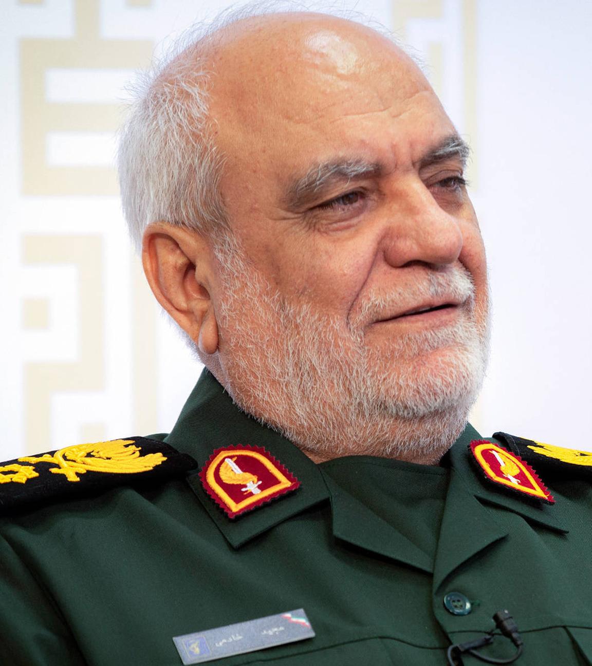 Auf diesem am 18. Februar 2026 von einer offiziellen Website des Büros des iranischen Obersten Führers veröffentlichten Foto nimmt der Geheimdienstchef der iranischen Revolutionsgarde, Generalmajor Majid Khademi, an einem Interview in Teheran, Iran, teil.