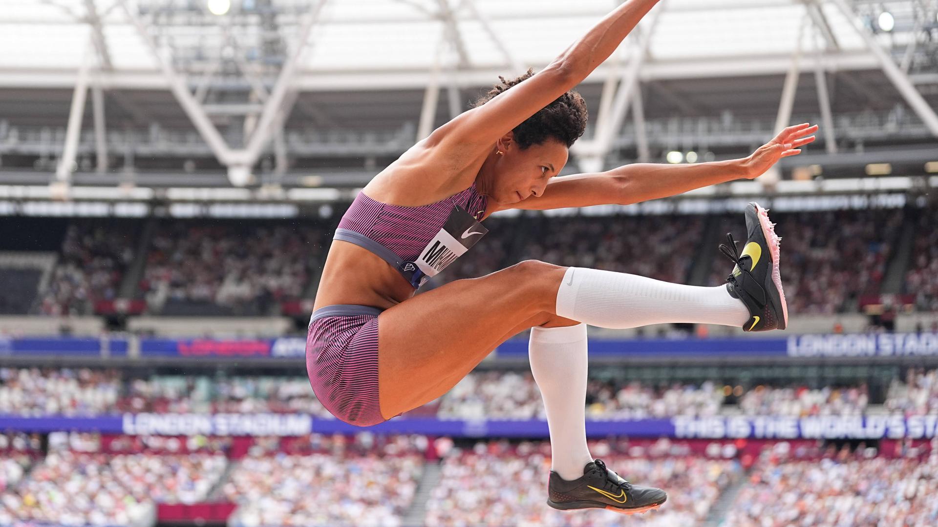 Malaika Mihambo in Aktion in London.