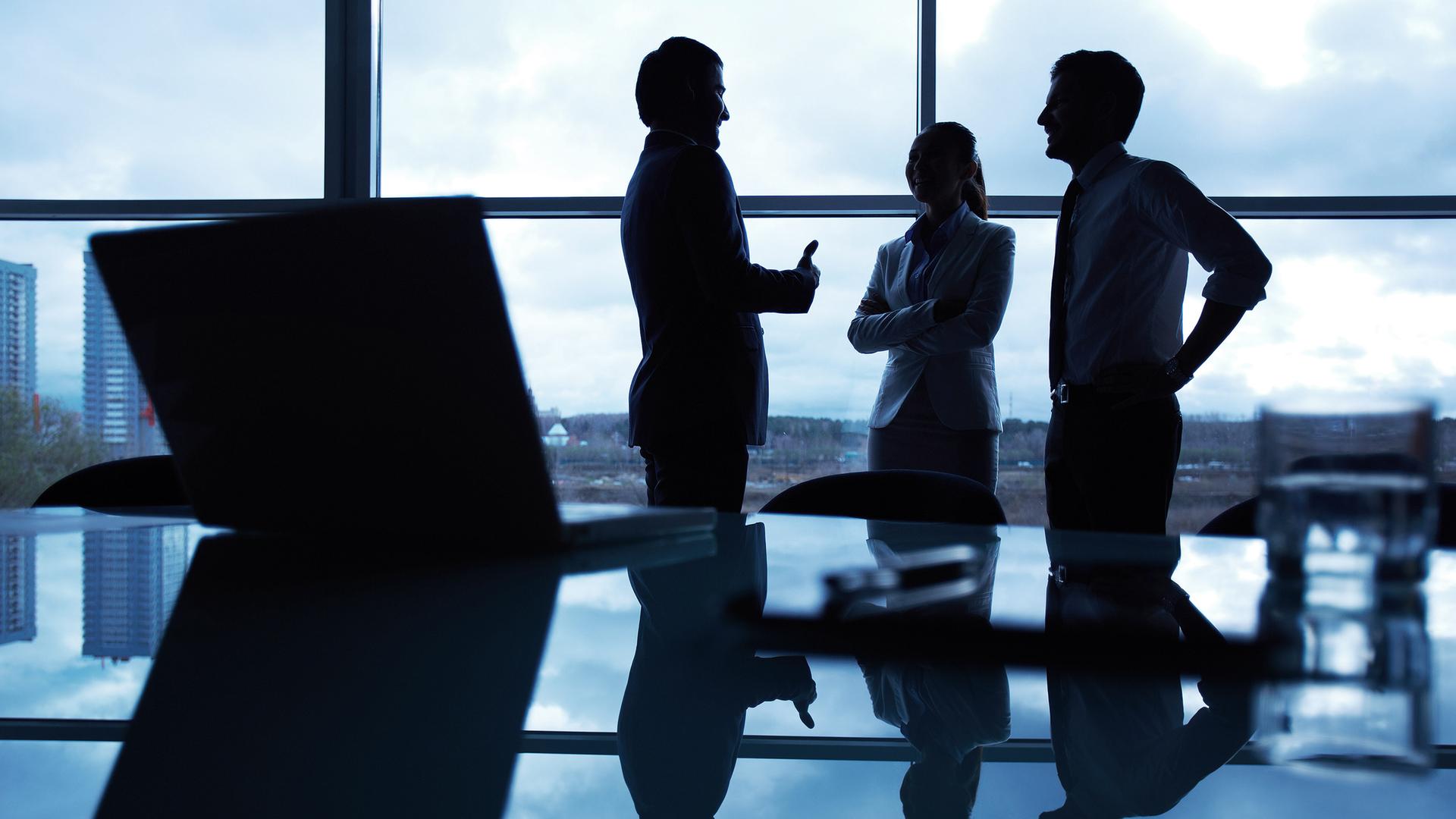 Geschäftsleute und Manager im Büro