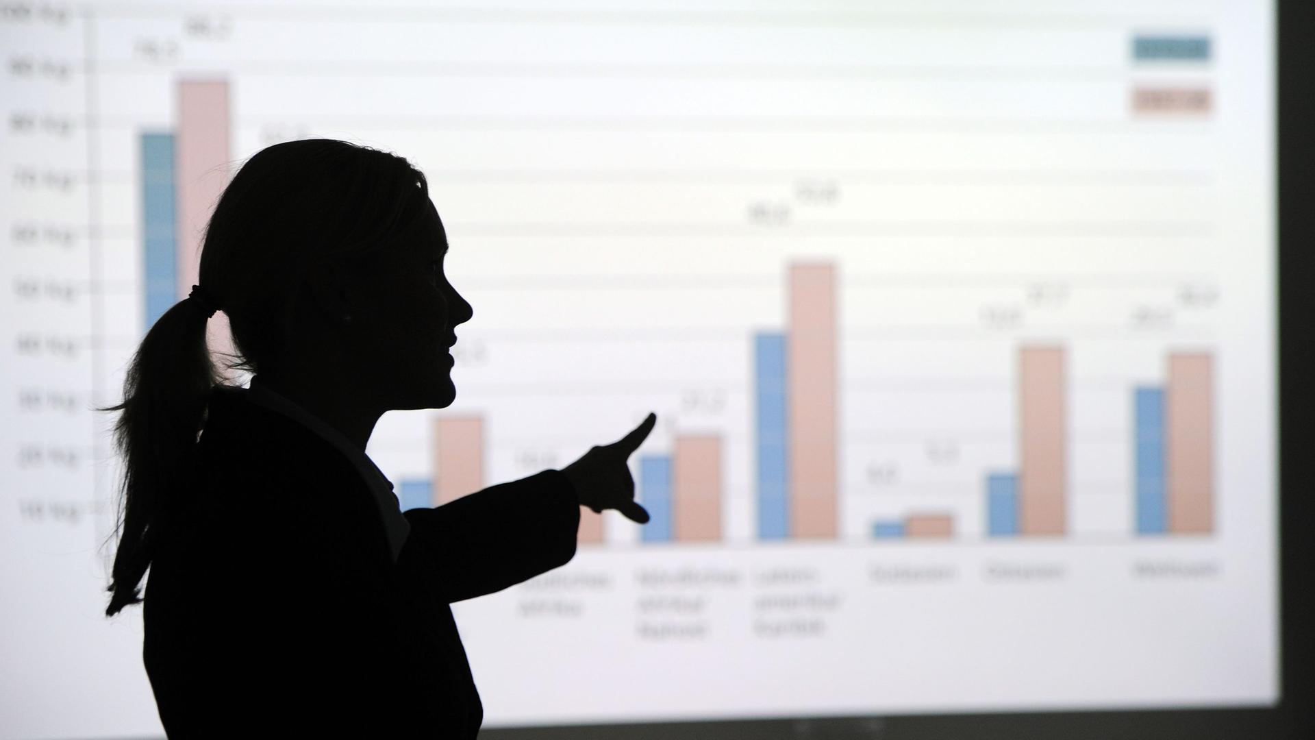 Managerin bei einer Präsentation. Illustration