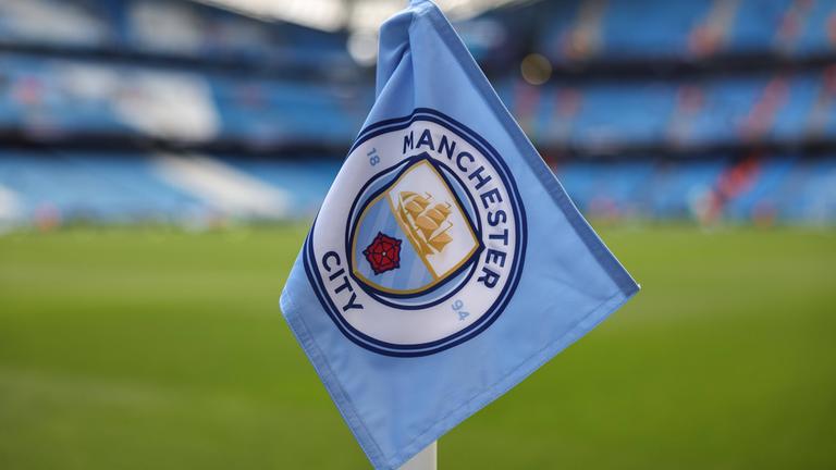 Eine Eckfahne mit dem Logo von Manchester City während des Premier-League-Spiels zwischen Manchester City und Sunderland im Etihad Stadium in Manchester, Großbritannien, am 20. September 2026.