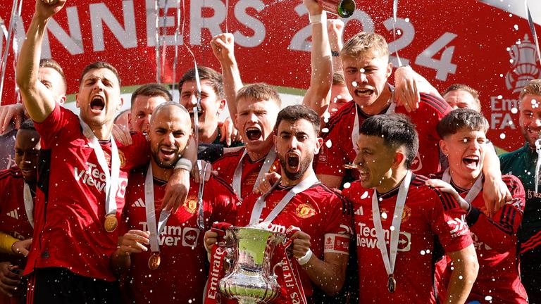 Manchester United gewinnt den FA Cup gegen Stadtrivalen Manchester City