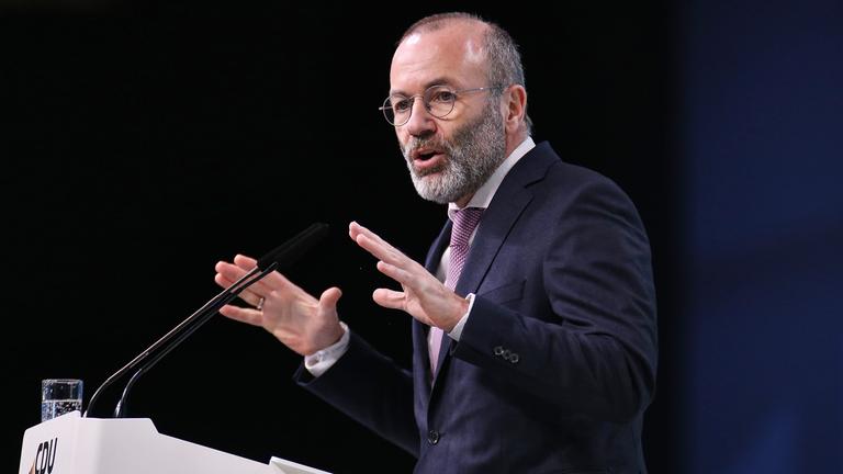 Manfred Weber spricht auf dem 38. Bundesparteitag der CDU in Stuttgart