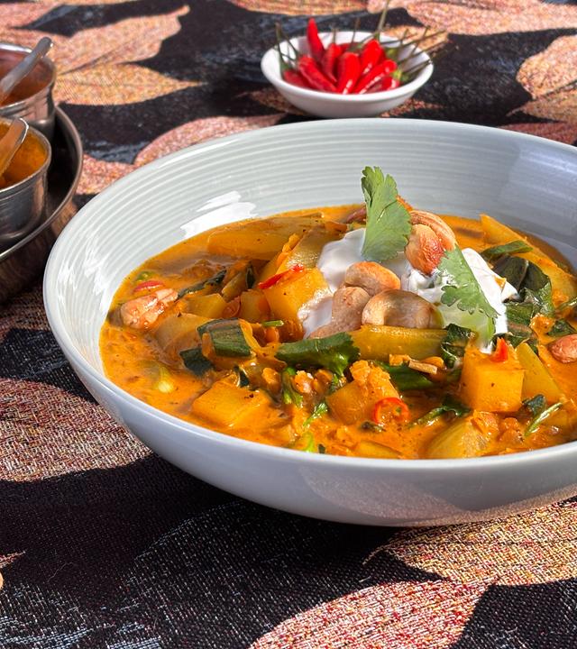 Samtiges Mangold-Linsen-Curry