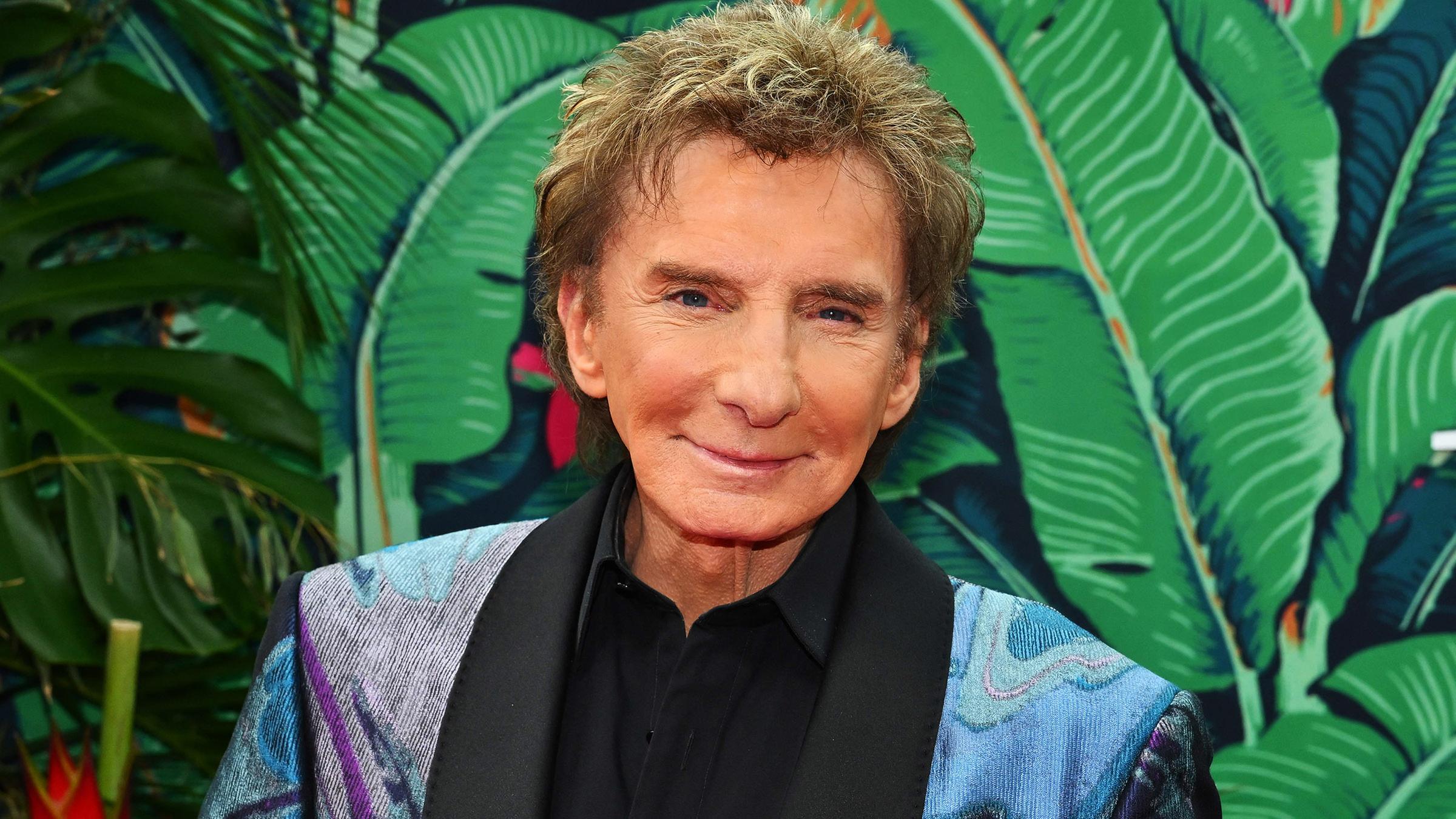 Barry Manilow pausiert nach Krebs-OP