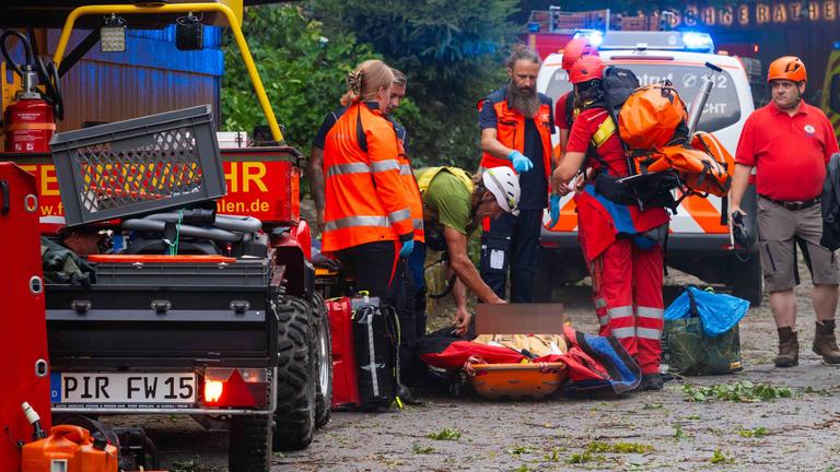 Mann von Baum erschlagen - Toter bei Unwetter in Sachsen