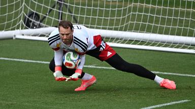 Torhüter Manuel Neuer in Aktion.