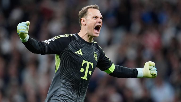 Manuel Neuer jubelt nach dem Erfolg im Champions-League-Hinspiel gegen Real Madrid