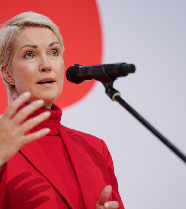 Manuela Schwesig (SPD), Ministerpräsidentin von Mecklenburg-Vorpommern, gibt nach der Landtagswahl in Mecklenburg-Vorpommern und der Abgeordnetenhauswahl in Berlin eine Pressekonferenz.