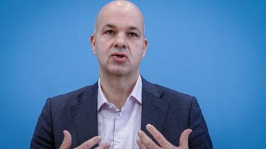 DIW-Präsident erwartet höhere Mehrwertsteuer