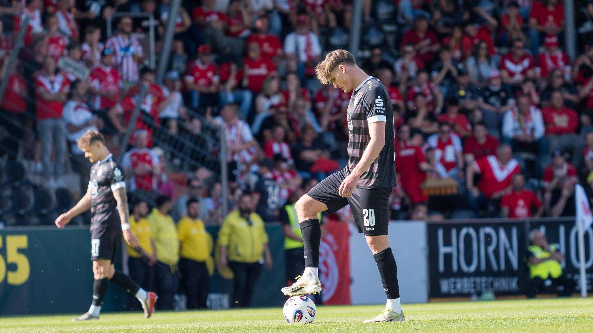 Marek Janssen (Rot-Weiss-Essen, 20). 