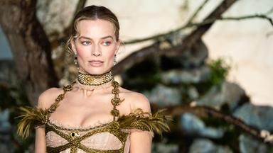 Margot Robbie im viktorianischen Korsettkleid