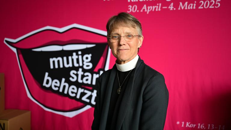 US-amerikanische Bischöfin Mariann Edgar Budde am Samstag (03.05.2025) auf dem 39. Deutschen Evangelischen Kirchentag in Hannover.