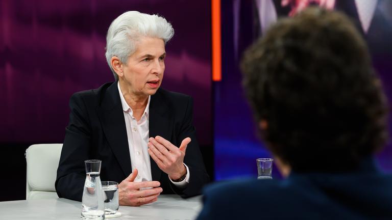 Marie-Agnes Strack-Zimmermann bei Maybrit Illner