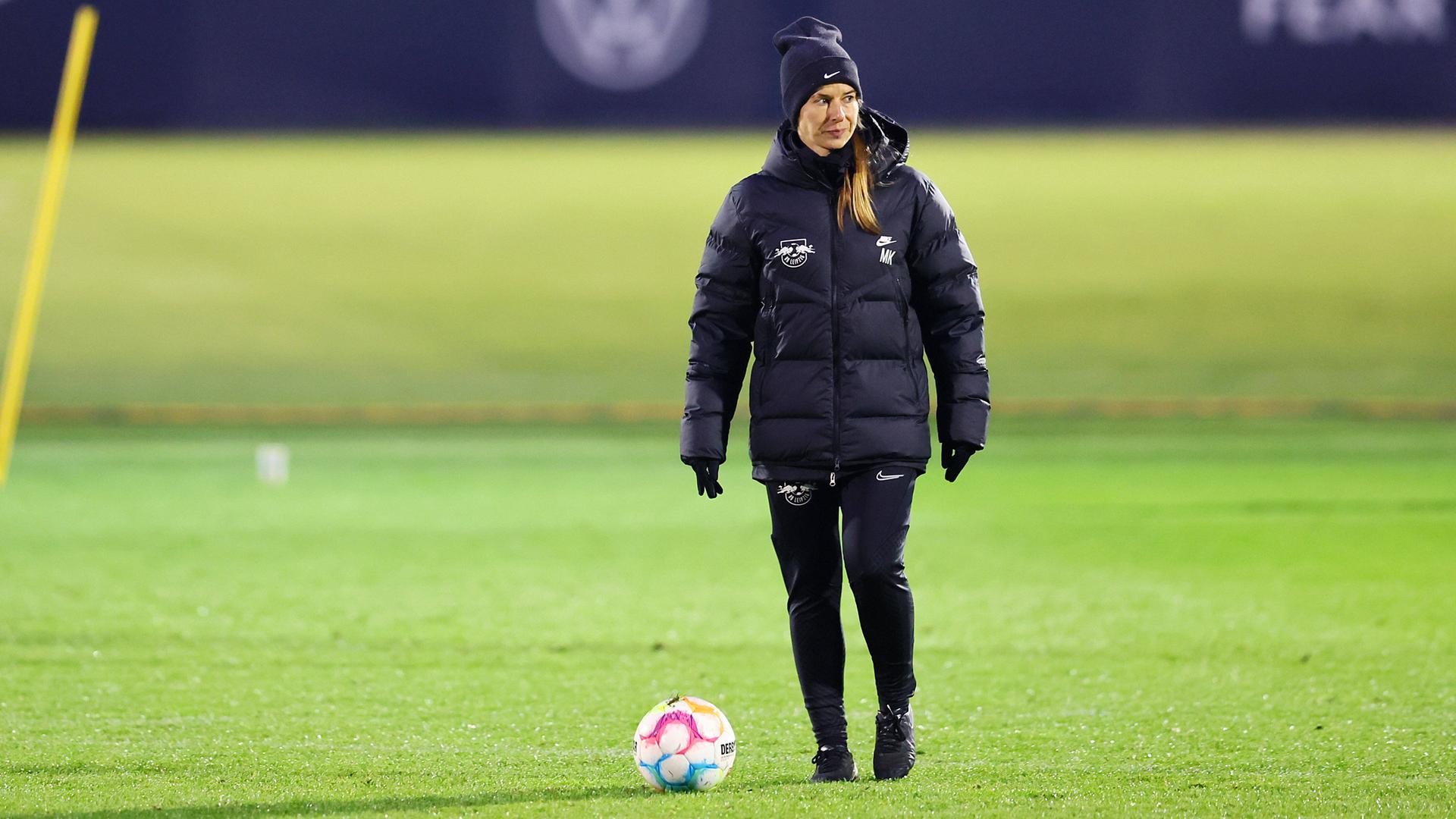 Marie-Luise Eta im November 2022 als Hospitanten im Training bei den Bundesliga-Männern von RB Leipzig