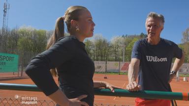Mariella Thamm im Gespräch mit ihrem Trainer Robert Orlik