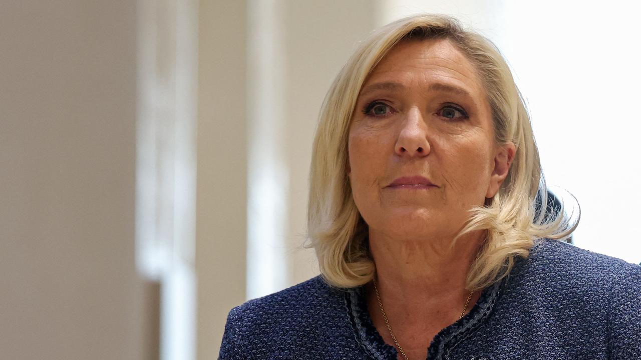 Le Pen darf bei Wahl antreten, aber nur mit Fußfessel