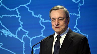 Mario Draghi, ehemaliger Präsident der Europäischen Zentralbank, spricht beim Karlspreis-Forum.