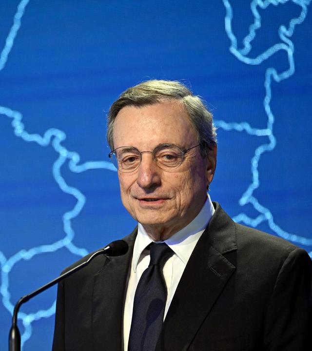 Mario Draghi, ehemaliger Präsident der Europäischen Zentralbank, spricht beim Karlspreis-Forum.
