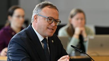 Thüringer Ministerpräsident soll Doktortitel verlieren