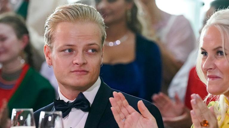 Im Februar 2026 startet der Prozess am Osloer Amtsgericht gegen den Sohn von Norwegens Kronprinzessin Mette-Marit.
