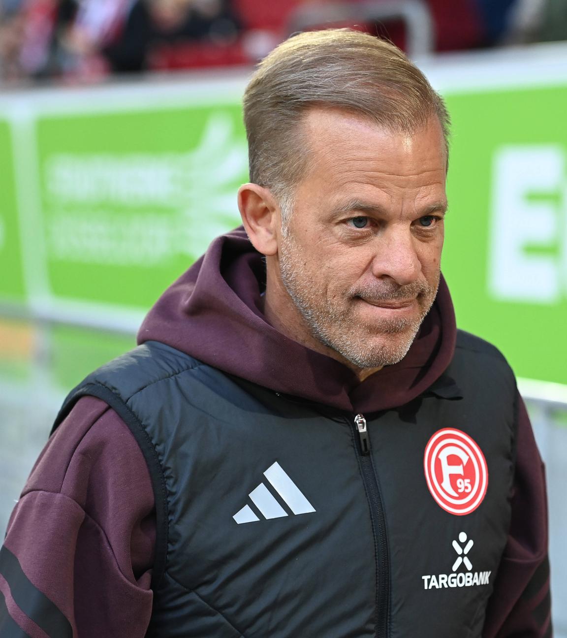 Trainer Markus Anfang enttäuscht nach dem Spiel Fortuna Düsseldorf gegen Holstein Kiel am 10.04.2026.