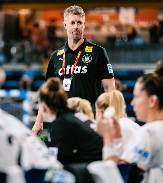 Handballtrainer Markus Gaugisch am 25.09.2026 im Spiel von Deutschland gegen Spanien.