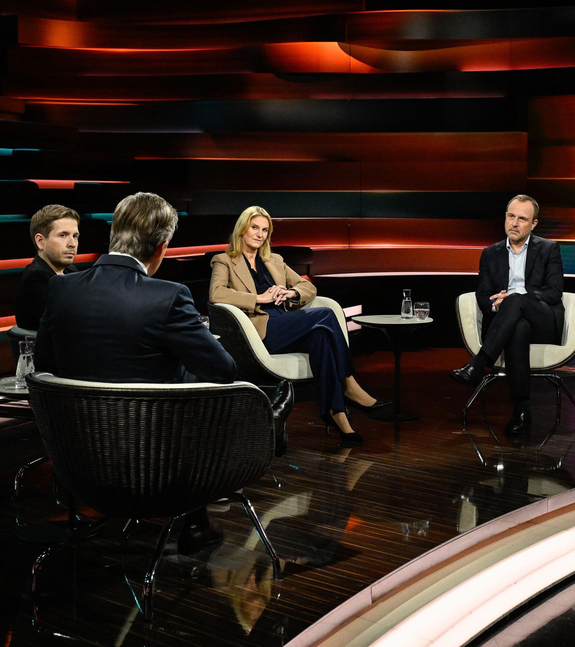 Markus Lanz vom 11. Dezember 2025: Kevin Kühnert, Markus Lanz, Kerstin Münstermann, Peter R. Neumann