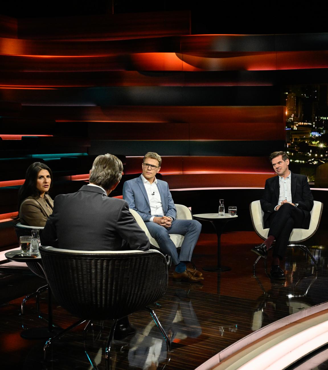 Markus Lanz vom 12. November 2025: Serap Güler, Markus Lanz, Daniel Thym, Gregor Peter Schmitz, Achim Vogt (zugeschaltet)