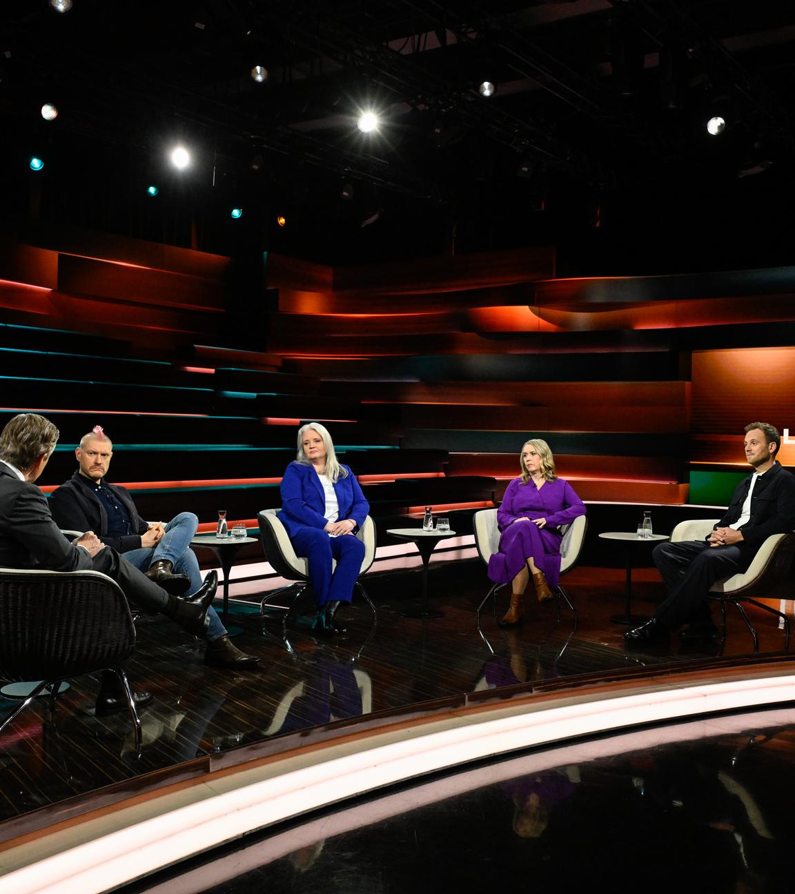 Markus Lanz vom 16. Dezember 2025: Markus Lanz, Sascha Lobo, Katharina Zweig, Judith Simon, Leon Windscheid 