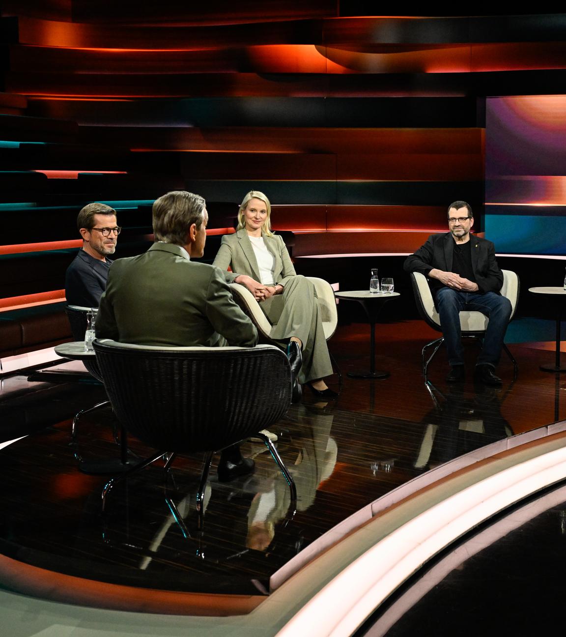 Markus Lanz vom 22. Mai 2025: Theodor zu Guttenberg, Markus Lanz, Sonja Álvarez, Jochem Marotzke, Florian Flade
