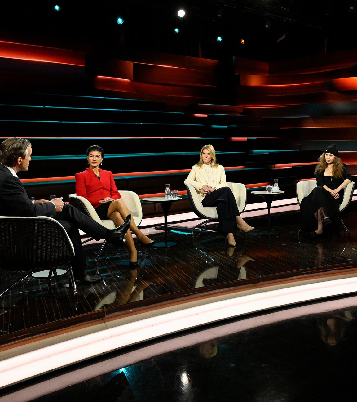 Markus Lanz vom 30. Oktober 2025: Markus Lanz, Sahra Wagenknecht, Kerstin Münstermann, Maria Aljochina, Carlo Masala