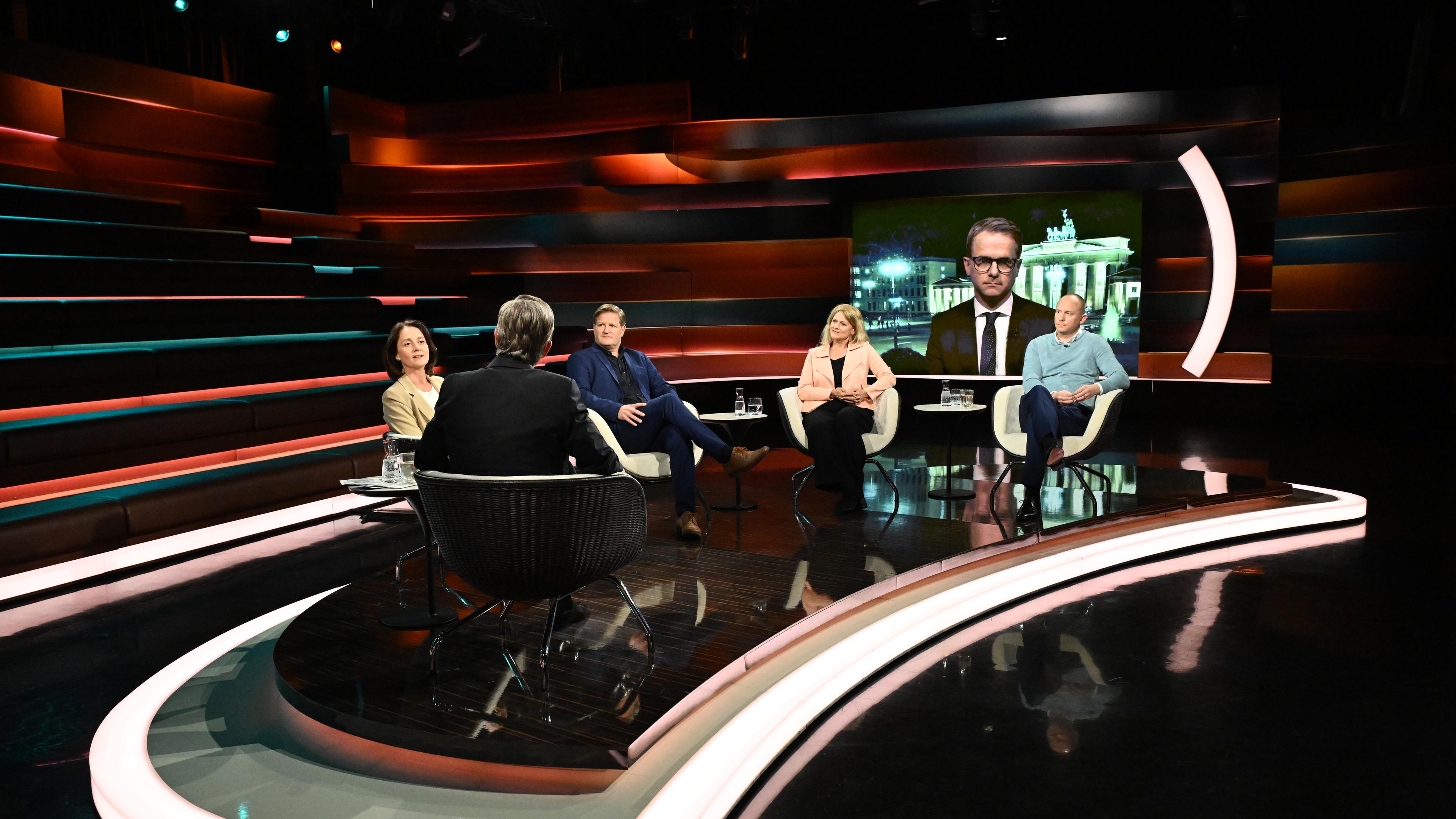 Markus Lanz vom 6. Mai 2025: Katarina Barley, Markus Lanz, Michael Bröcker, Kristina Dunz, Carsten Linnemann (zugeschaltet), Justus Bender