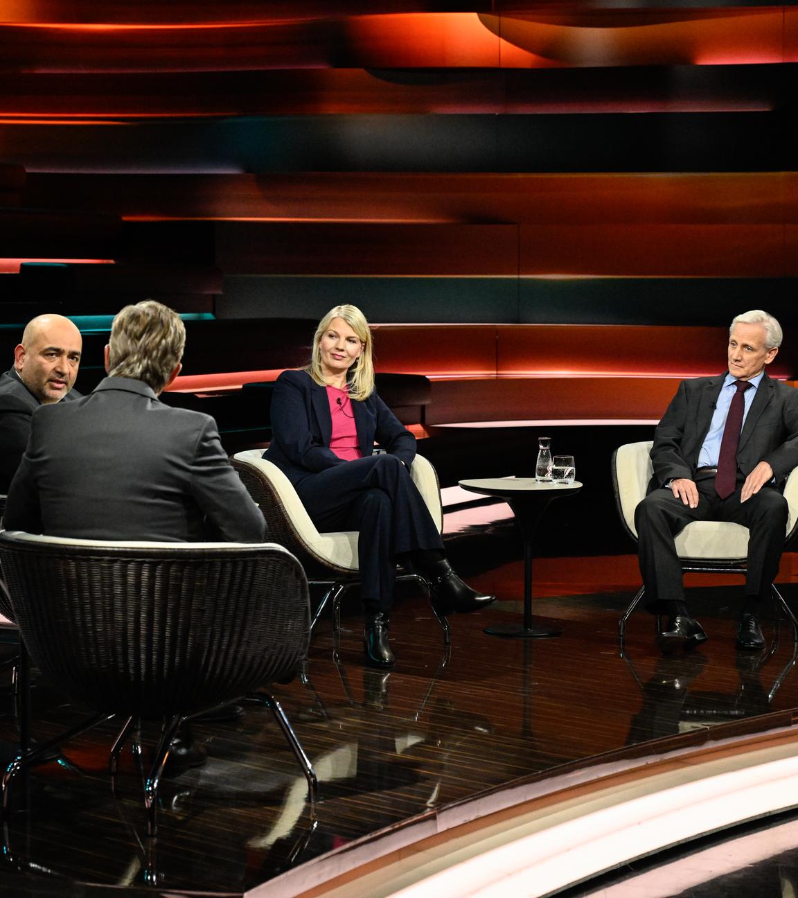 Markus Lanz vom 8. Oktober 2025: Omid Nouripour, Markus Lanz, Annett Meiritz, Kirk Junker, Elmar Theveßen