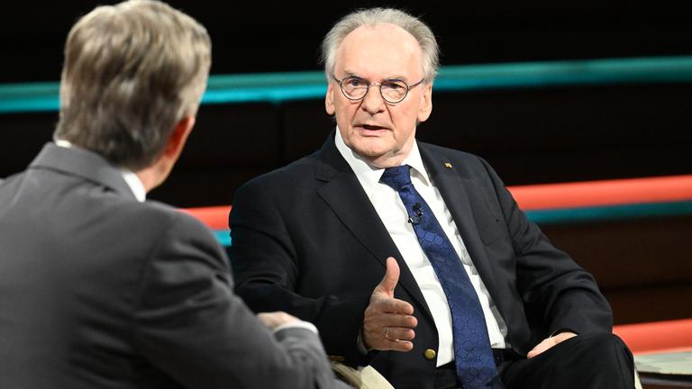 Reiner Haseloff, Sachsen-Anhalts ehemaliger Ministerpräsident, zu Gast in der Sendung "Markus Lanz"