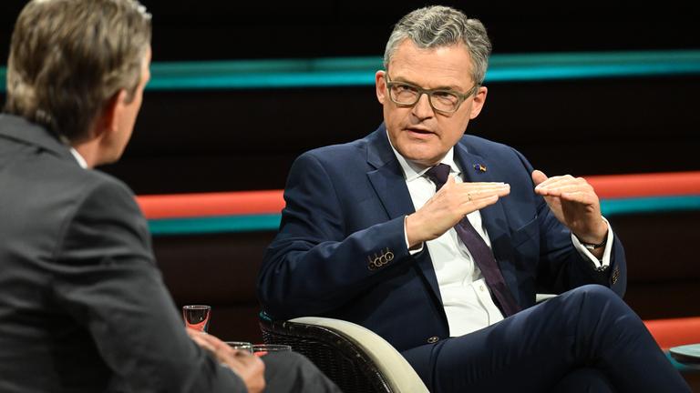 Der CDU-Politiker und Oberst a.D. Roderich Kiesewetter zu Gast in der Sendung "Markus Lanz"