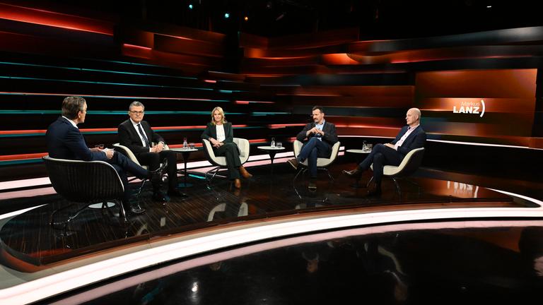Markus Lanz, Roderich Kiesewetter, Kerstin Münstermann, Moritz Gathmann und Christian Mölling zu Gast in der Sendung "Markus Lanz"