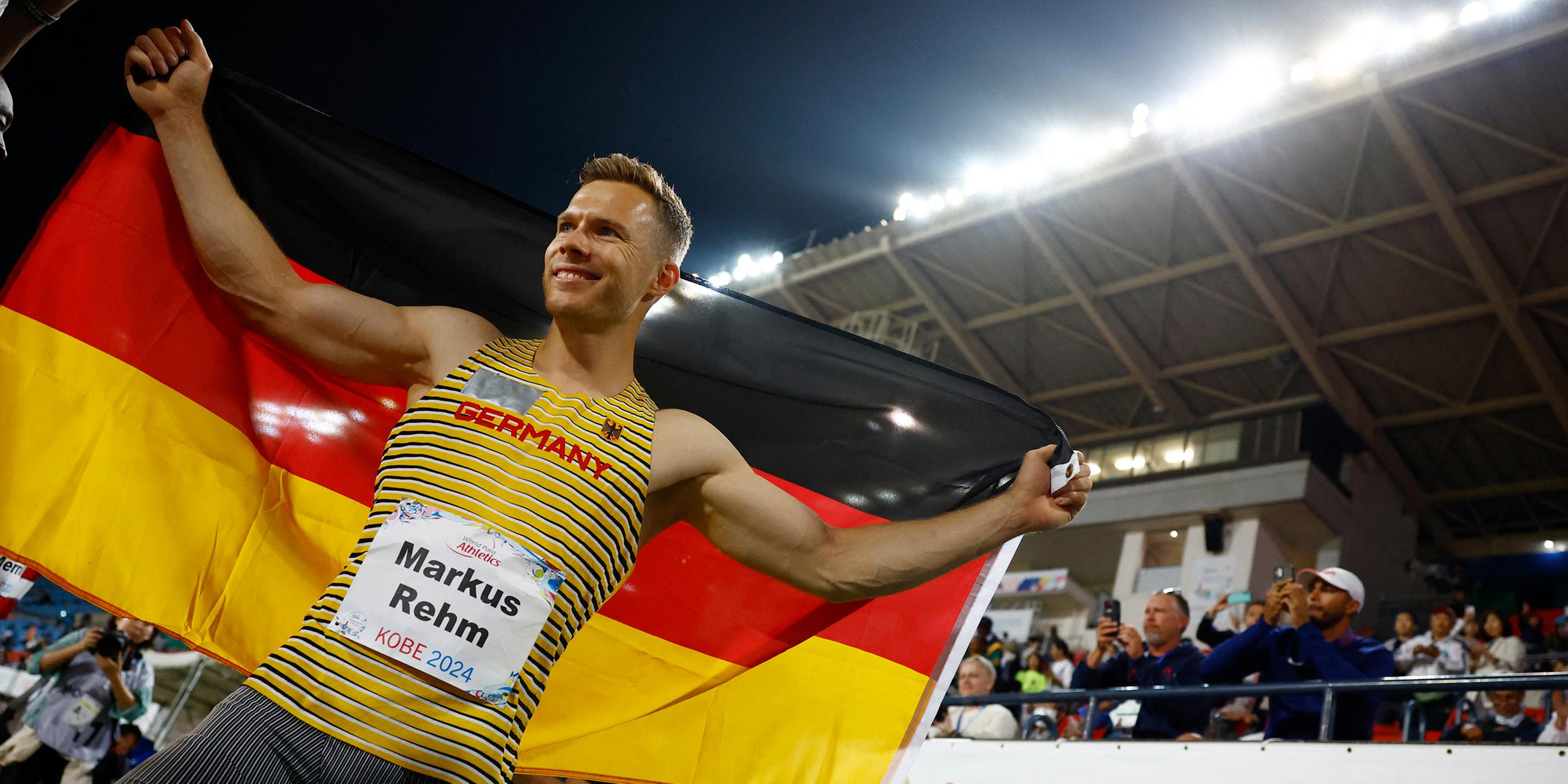Markus Rehm aus Deutschland jubelt nach seinem Sieg im T64-Finale im Weitsprung der Männer.
