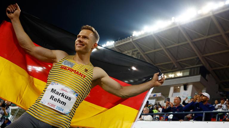 Markus Rehm aus Deutschland jubelt nach seinem Sieg im T64-Finale im Weitsprung der Männer.