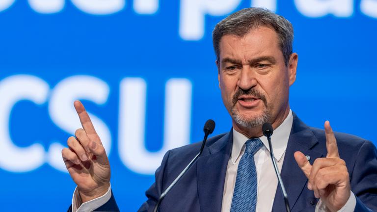 Bayern, Augsburg: Markus Söder, Vorsitzender der CSU, spricht auf dem Parteitag der CSU.
