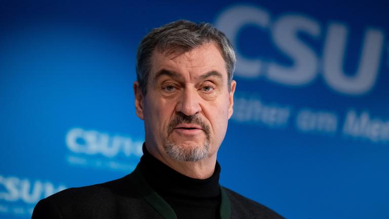 08.12.2025, Bayern, München: Markus Söder, Vorsitzender der CSU und Ministerpräsident von Bayern, nimmt nach der Sitzung des CSU-Vorstands an einer Pressekonferenz in der Landesleitung der Partei teil. 